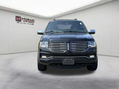 2016 Lincoln Navigator, $16990. Photo 3