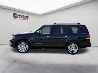 2016 Lincoln Navigator, $16990. Photo 5