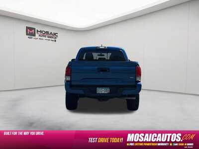 2017 Toyota Tacoma, $27990. Photo 6