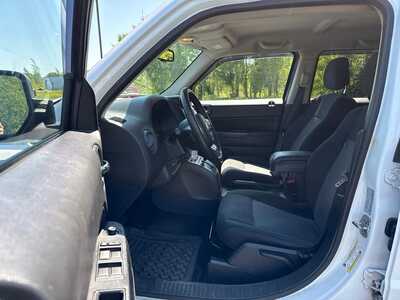 2017 Jeep Patriot, $10490. Photo 8
