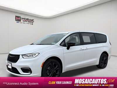 2026 Chrysler Pacifica, $38541. Photo 4
