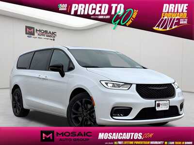 2026 Chrysler Pacifica, $38541. Photo 1