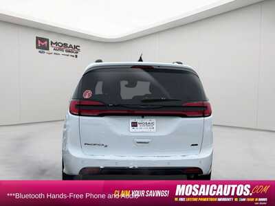 2026 Chrysler Pacifica, $40494. Photo 3