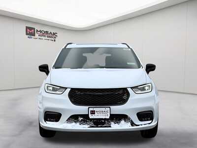 2026 Chrysler Pacifica, $40494. Photo 7