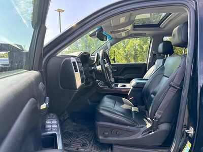 2017 GMC 1500 Crew Cab, $18490. Photo 9