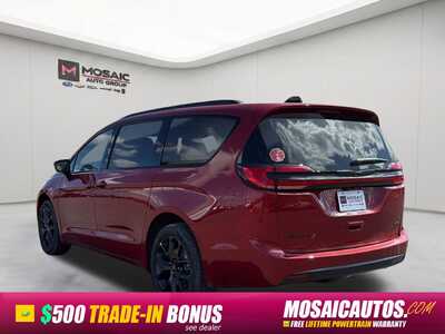 2026 Chrysler Pacifica, $40925. Photo 5