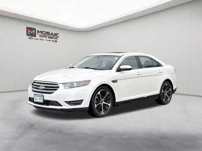 2015 Ford Taurus, $9955. Photo 4