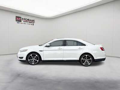 2015 Ford Taurus, $9955. Photo 5