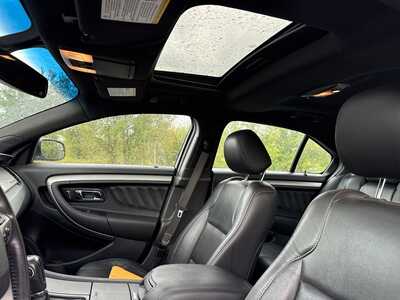 2015 Ford Taurus, $9955. Photo 9
