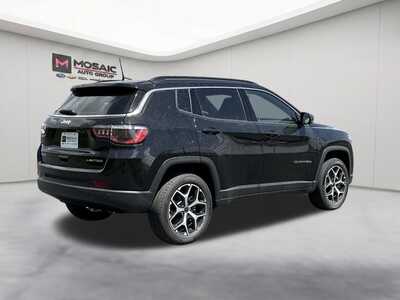 2026 Jeep Compass, $31087. Photo 7