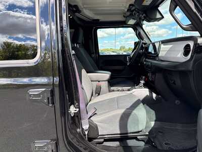 2025 Jeep Gladiator, $35990. Photo 11