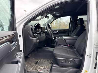 2025 Chevrolet 1500 Crew Cab, $40990. Photo 7