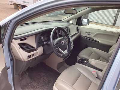 2015 Toyota Sienna, $15295. Photo 9