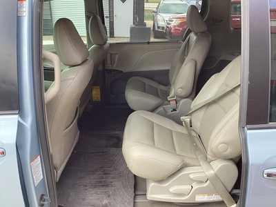 2015 Toyota Sienna, $15295. Photo 10