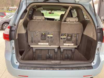 2015 Toyota Sienna, $15295. Photo 11