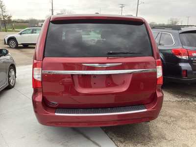 2014 Chrysler Town & Country, $9795. Photo 3