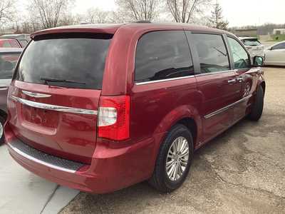 2014 Chrysler Town & Country, $9795. Photo 4