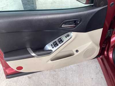2010 Pontiac G6, $2995. Photo 11