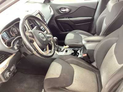2014 Jeep Cherokee, $6995. Photo 9