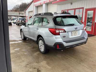 2019 Subaru Outback, $18695. Photo 3