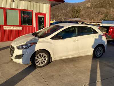 2016 Hyundai Elantra, $10395. Photo 1