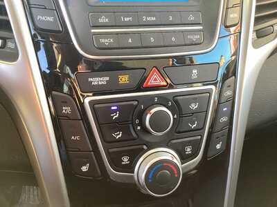 2016 Hyundai Elantra, $10395. Photo 10