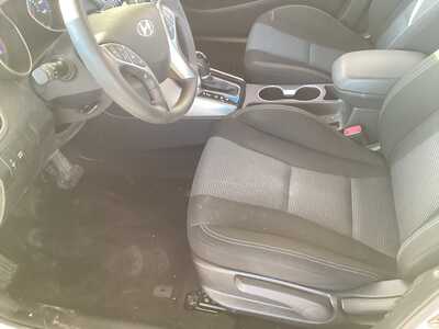 2016 Hyundai Elantra, $10395. Photo 11