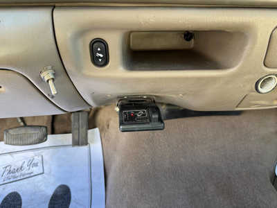 2004 Ford F250 Crew Cab, $10671. Photo 10