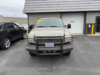 2004 Ford F250 Crew Cab, $10671. Photo 3
