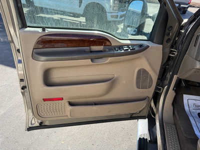 2004 Ford F250 Crew Cab, $10671. Photo 5