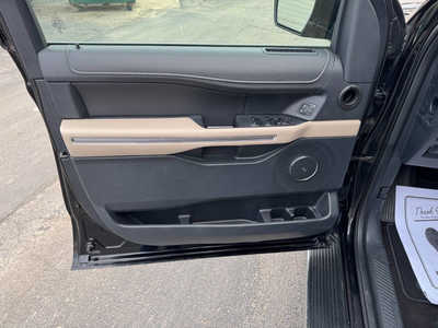 2022 Ford Expedition Max, $46999. Photo 7