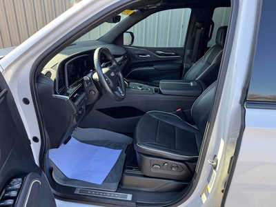 2021 Cadillac Escalade, $69995. Photo 9