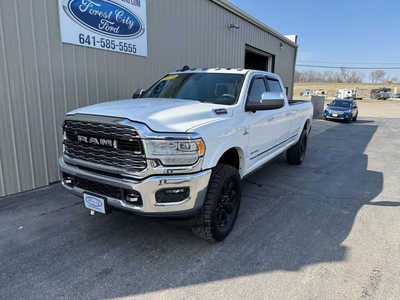 2019 RAM 3500 Crew Cab, $40000. Photo 2