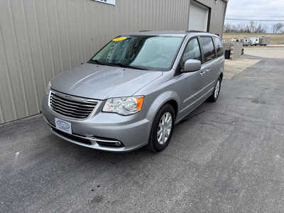 2016 Chrysler Town & Country, $8995. Photo 2