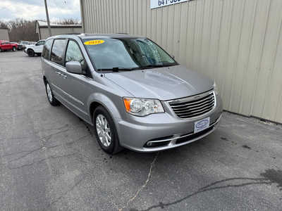 2016 Chrysler Town & Country, $8995. Photo 5