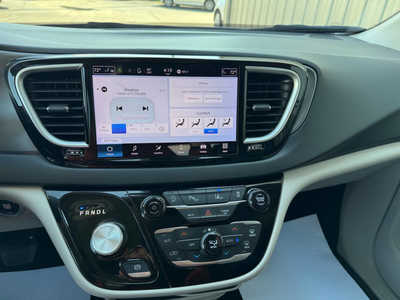 2024 Chrysler Pacifica, $34999. Photo 10