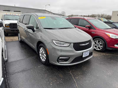 2023 Chrysler Pacifica, $26999. Photo 3