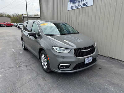 2023 Chrysler Pacifica, $26999. Photo 5