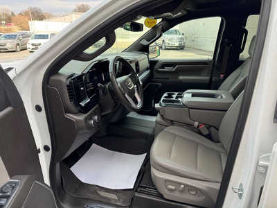 2023 GMC 1500 Crew Cab, $43999. Photo 9