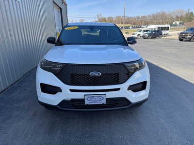 2021 Ford Explorer, $16756. Photo 3