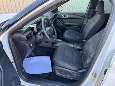 2021 Ford Explorer, $16756. Photo 9