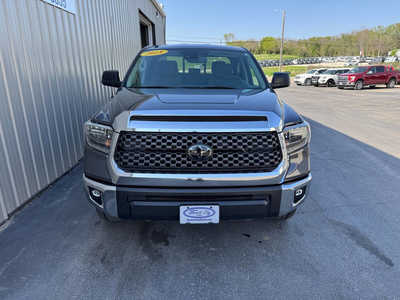 2018 Toyota Tundra Crew Cab, $37995. Photo 3