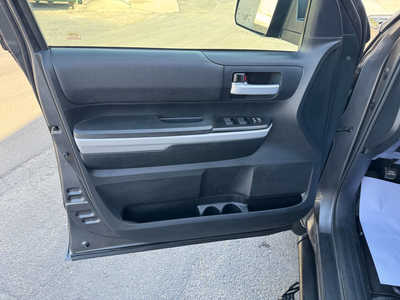 2018 Toyota Tundra Crew Cab, $37995. Photo 7