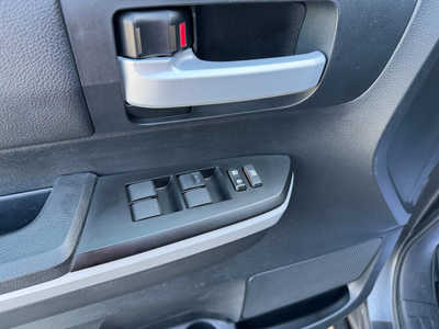 2018 Toyota Tundra Crew Cab, $37995. Photo 8