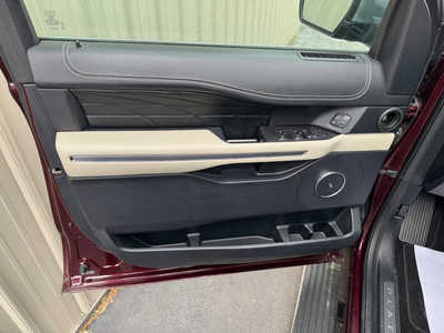 2020 Ford Expedition, $35830. Photo 7