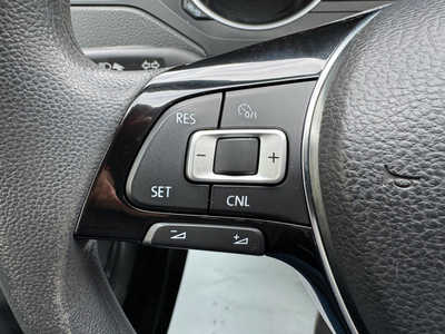 2015 Volkswagen Jetta, $9712. Photo 12