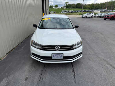 2015 Volkswagen Jetta, $9712. Photo 3
