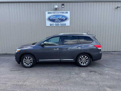2013 Nissan Pathfinder, $0. Photo 1