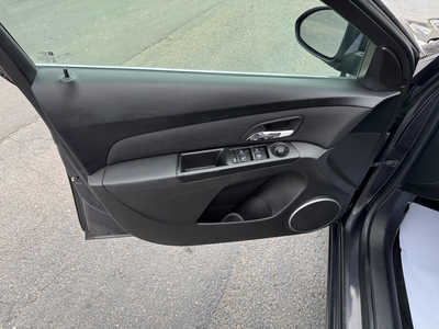 2011 Chevrolet Cruze, $6999. Photo 7