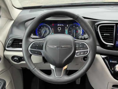 2022 Chrysler Pacifica, $0. Photo 10